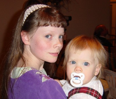 Ruth & Joy (32 kb)